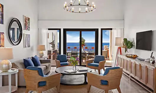 Ocean View Penthouse 2 Bedroom Pool/kitchen