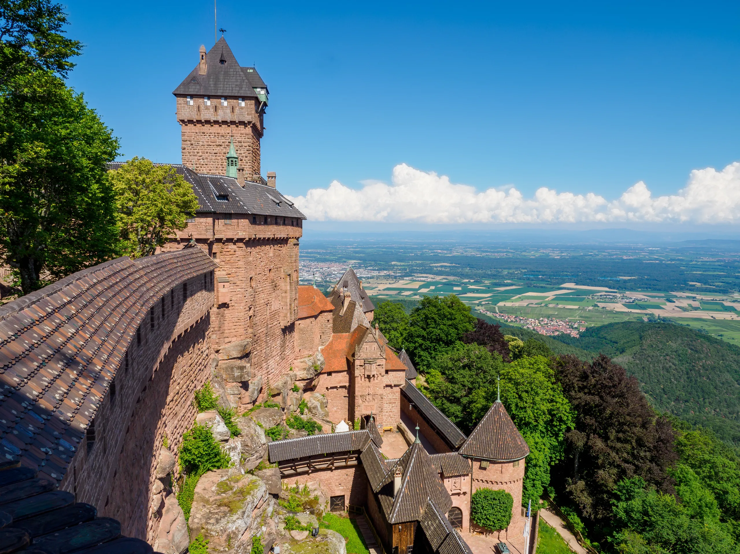 Haut-Koenigsbourg & the Storybook Villages → Colmar