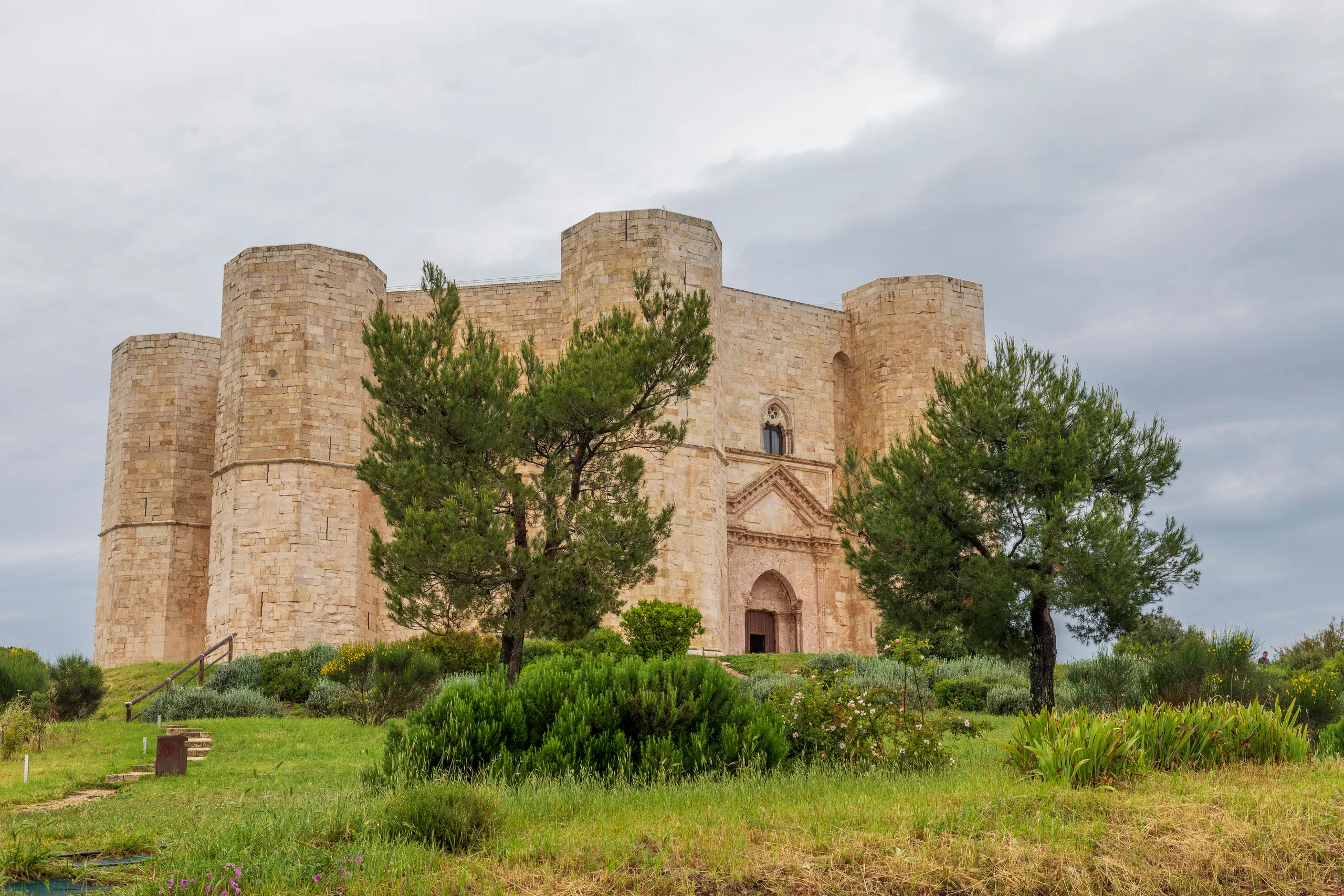 Trani, Masseria Wine Tasting & Castel del Monte