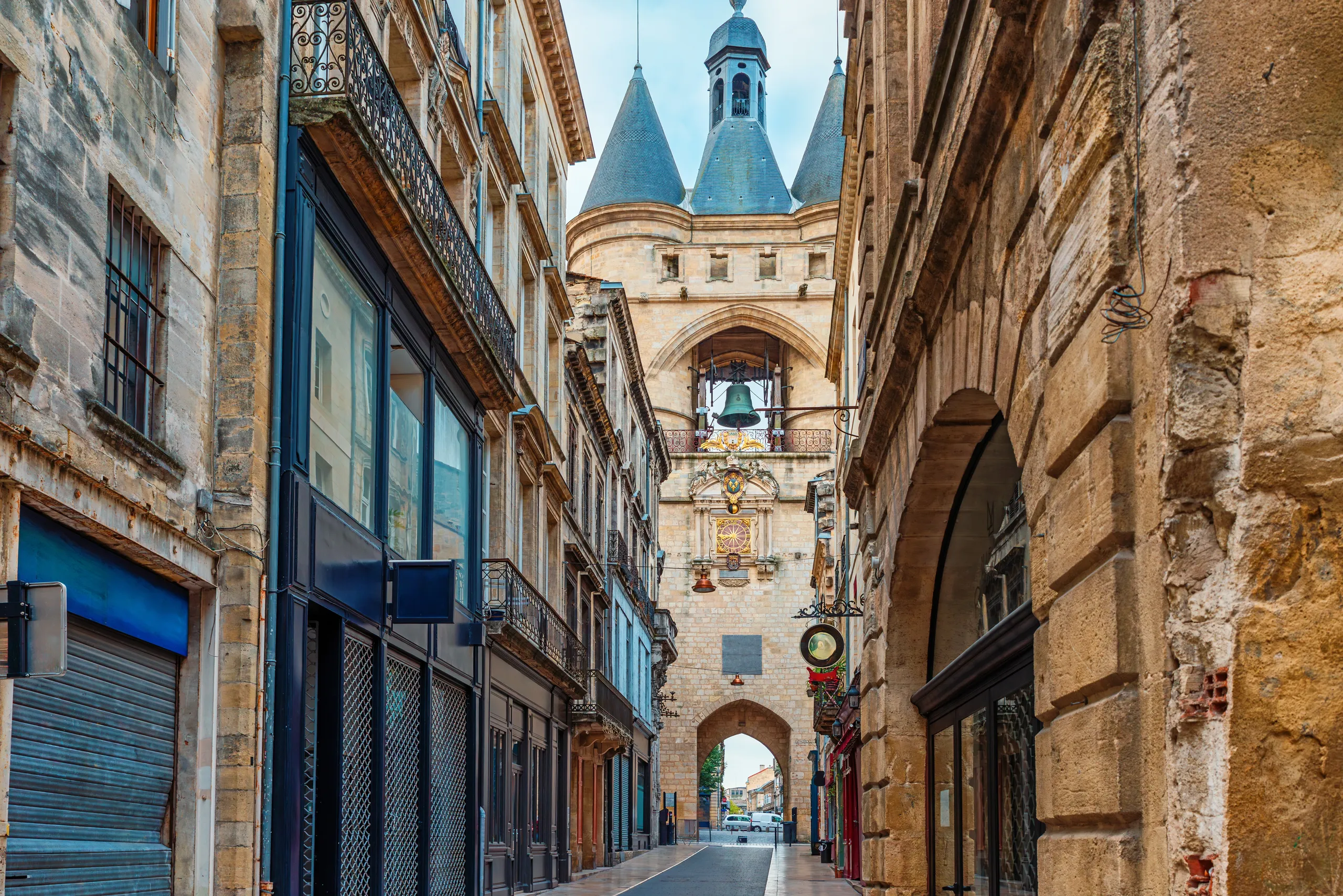 Bordeaux Architecture, Markets & Sweet Traditions