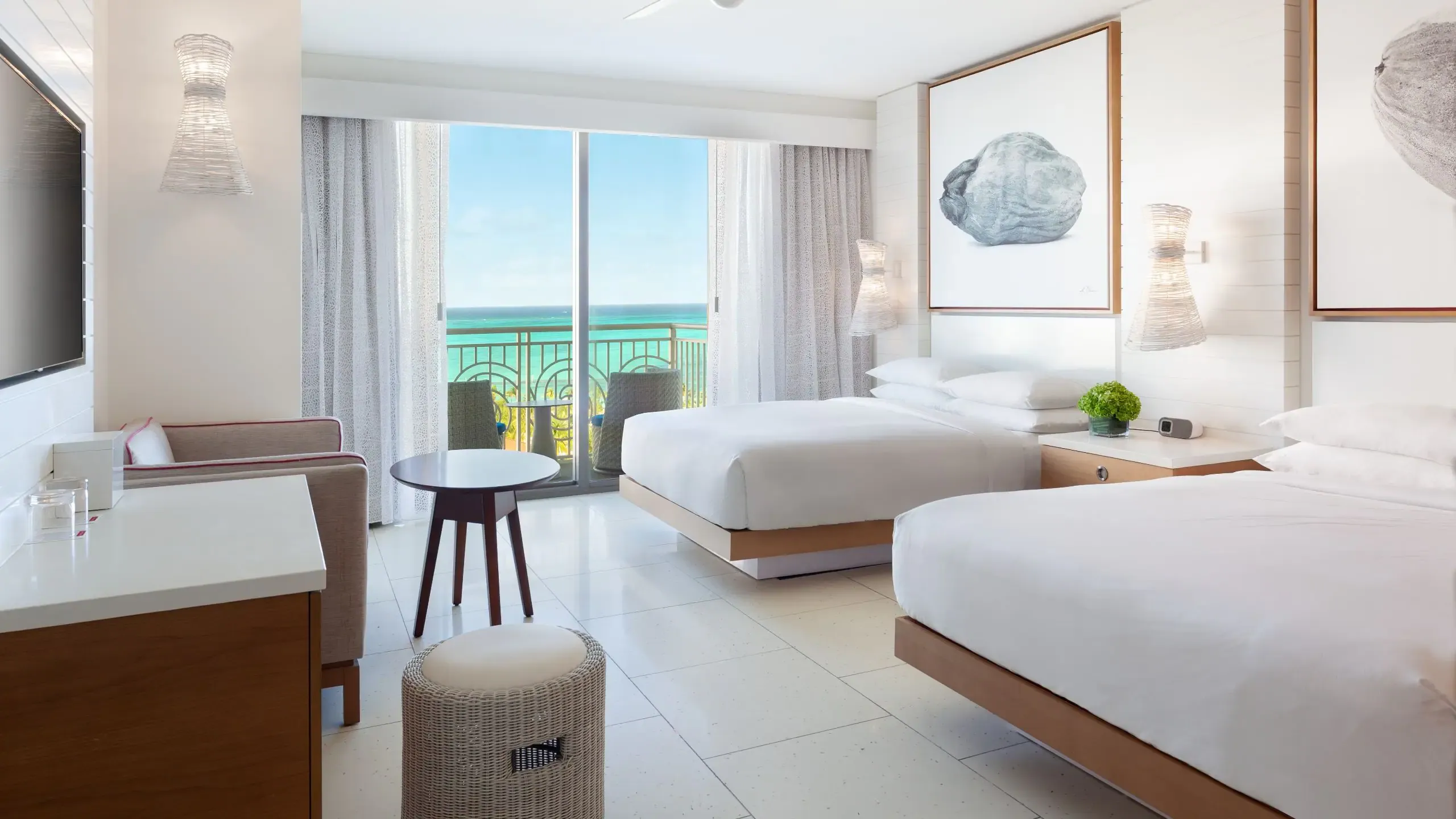 2 Queen Beds with Ocean View, Balcony