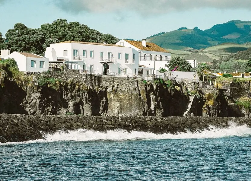 White Exclusive Suites & Villas