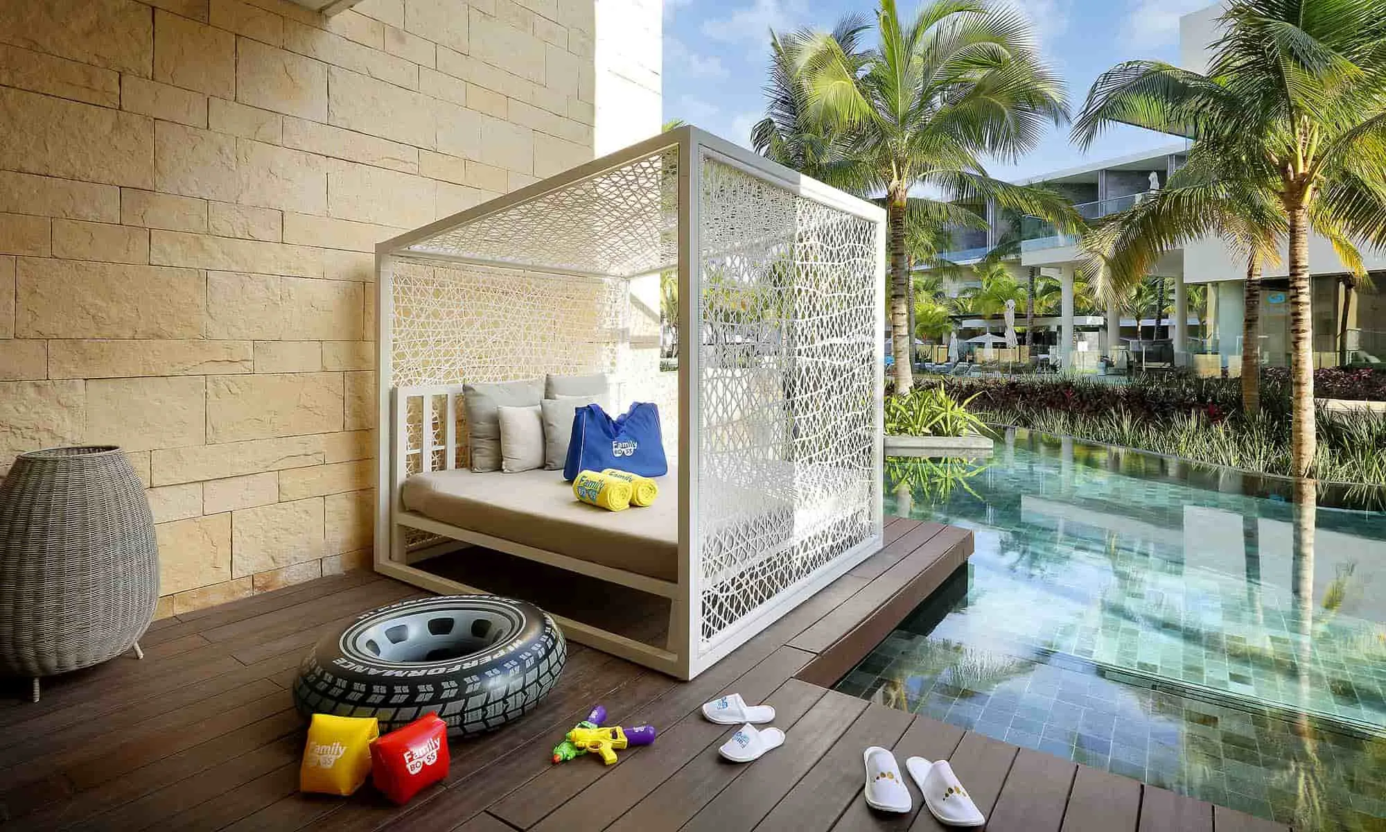 Family Selection Junior Suite Swim Out