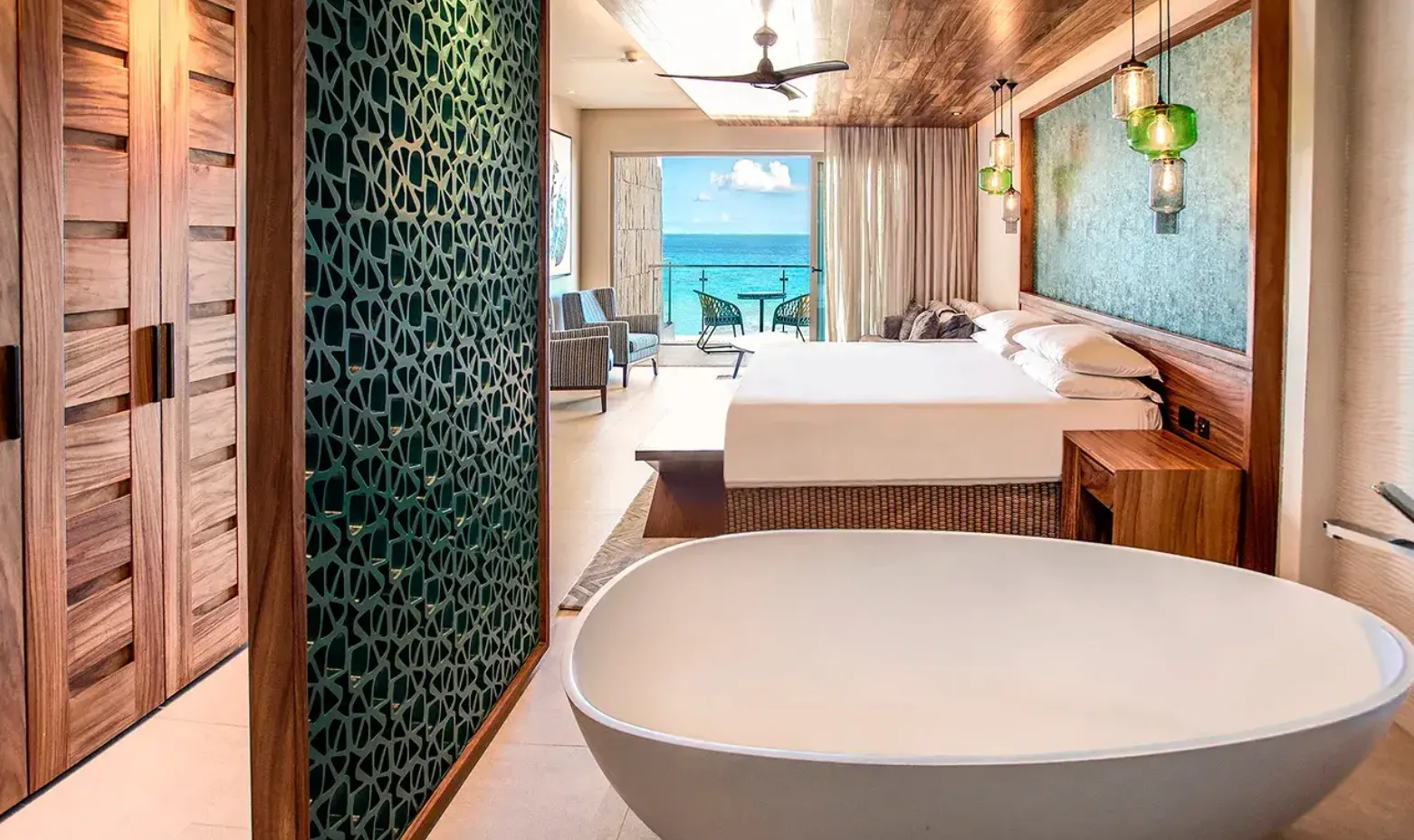 King Suite with Bathtub