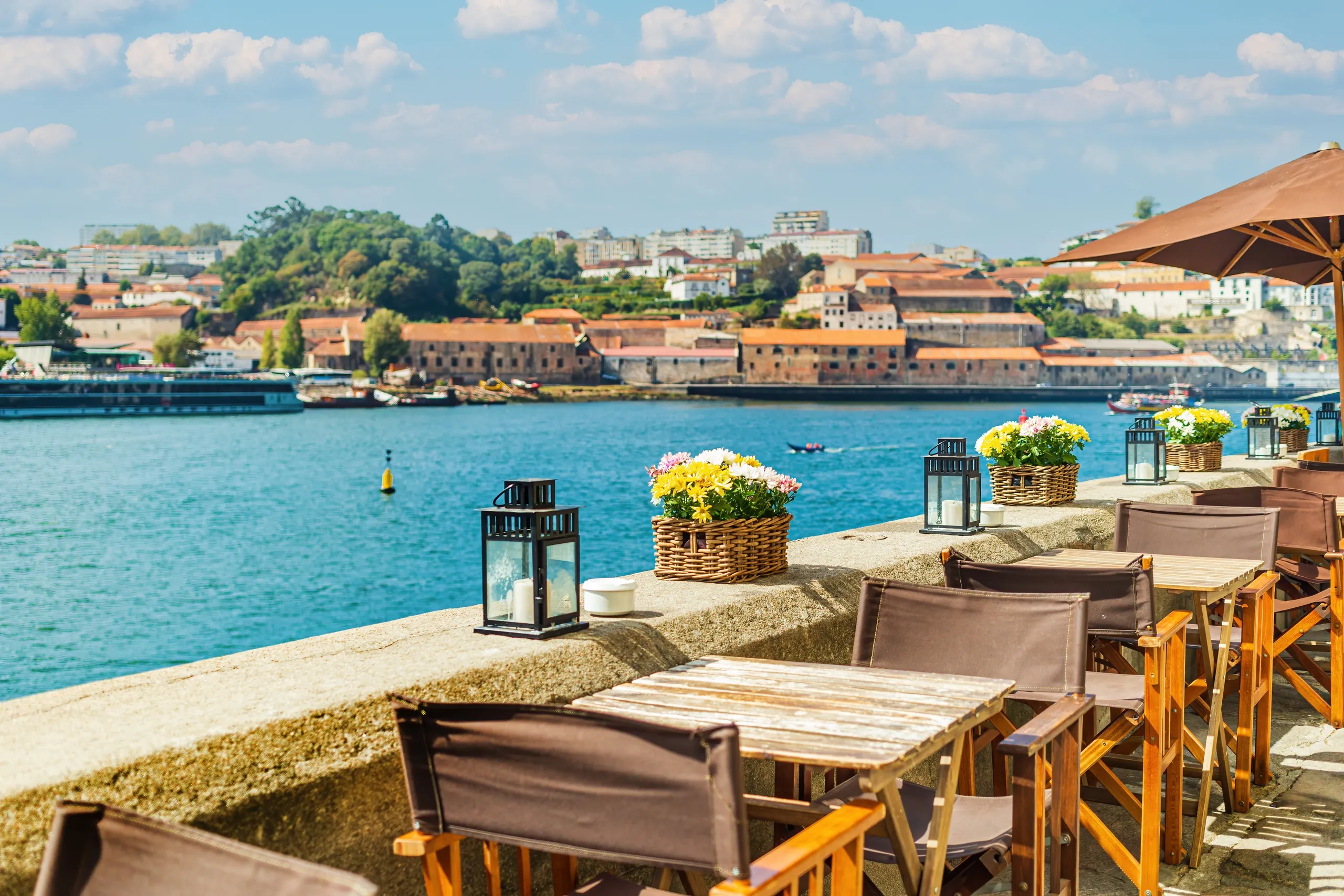 Porto in Layers