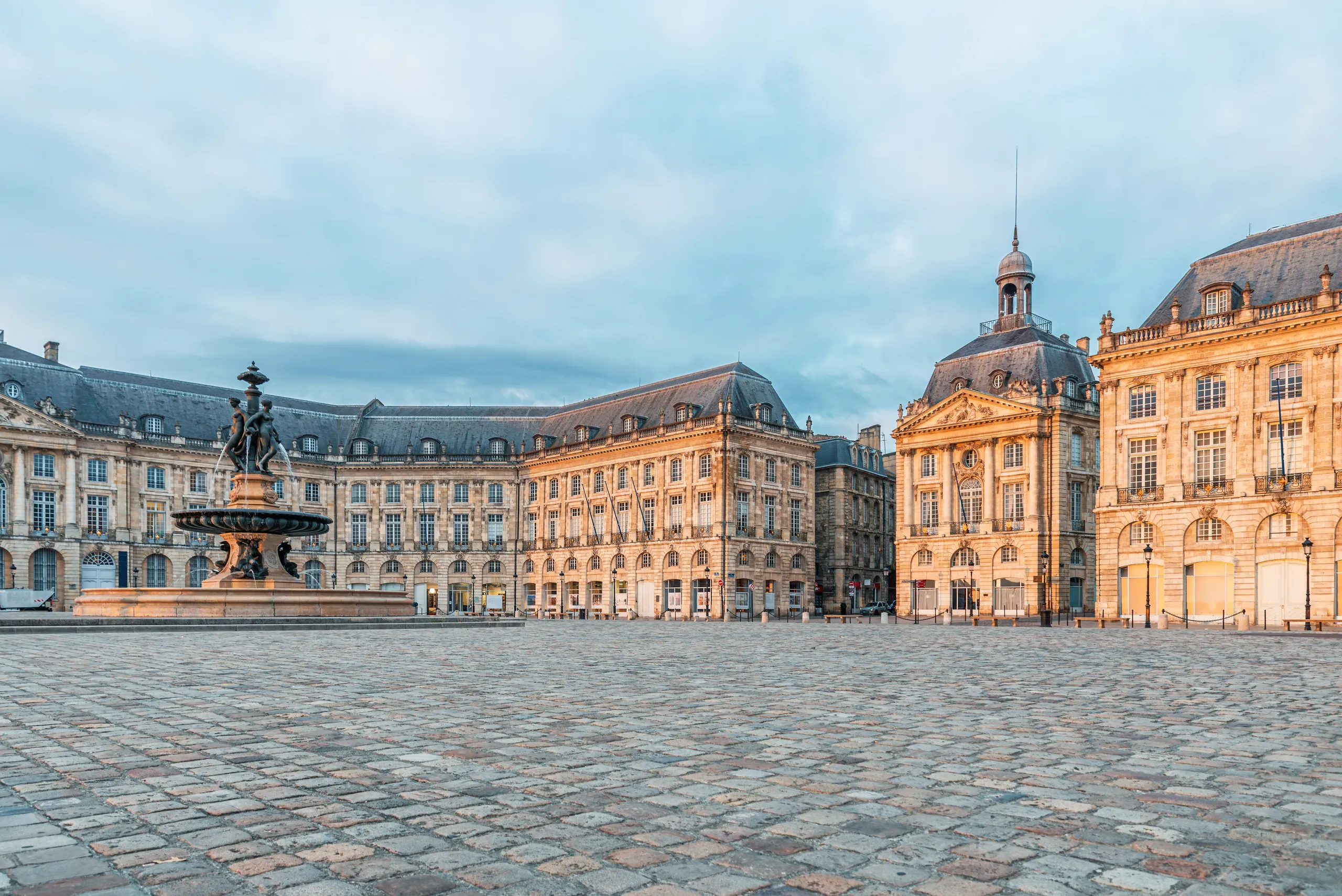 Arrival in Bordeaux — River Light & Limestone Façades