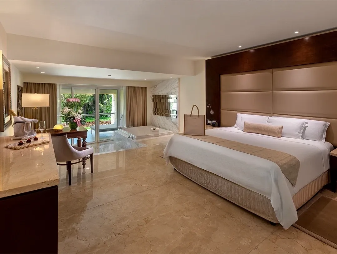 Grand Honeymoon Suite