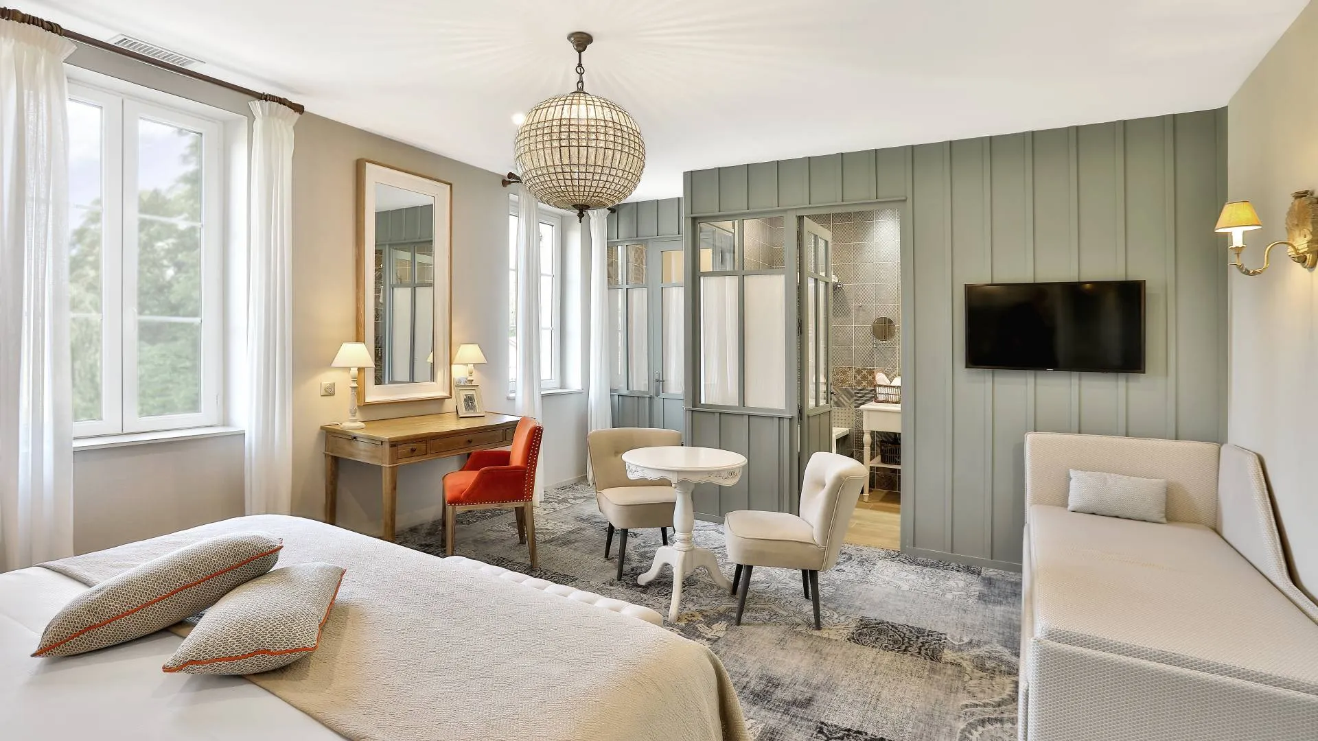 Les Glycines — Hôtel & Spa