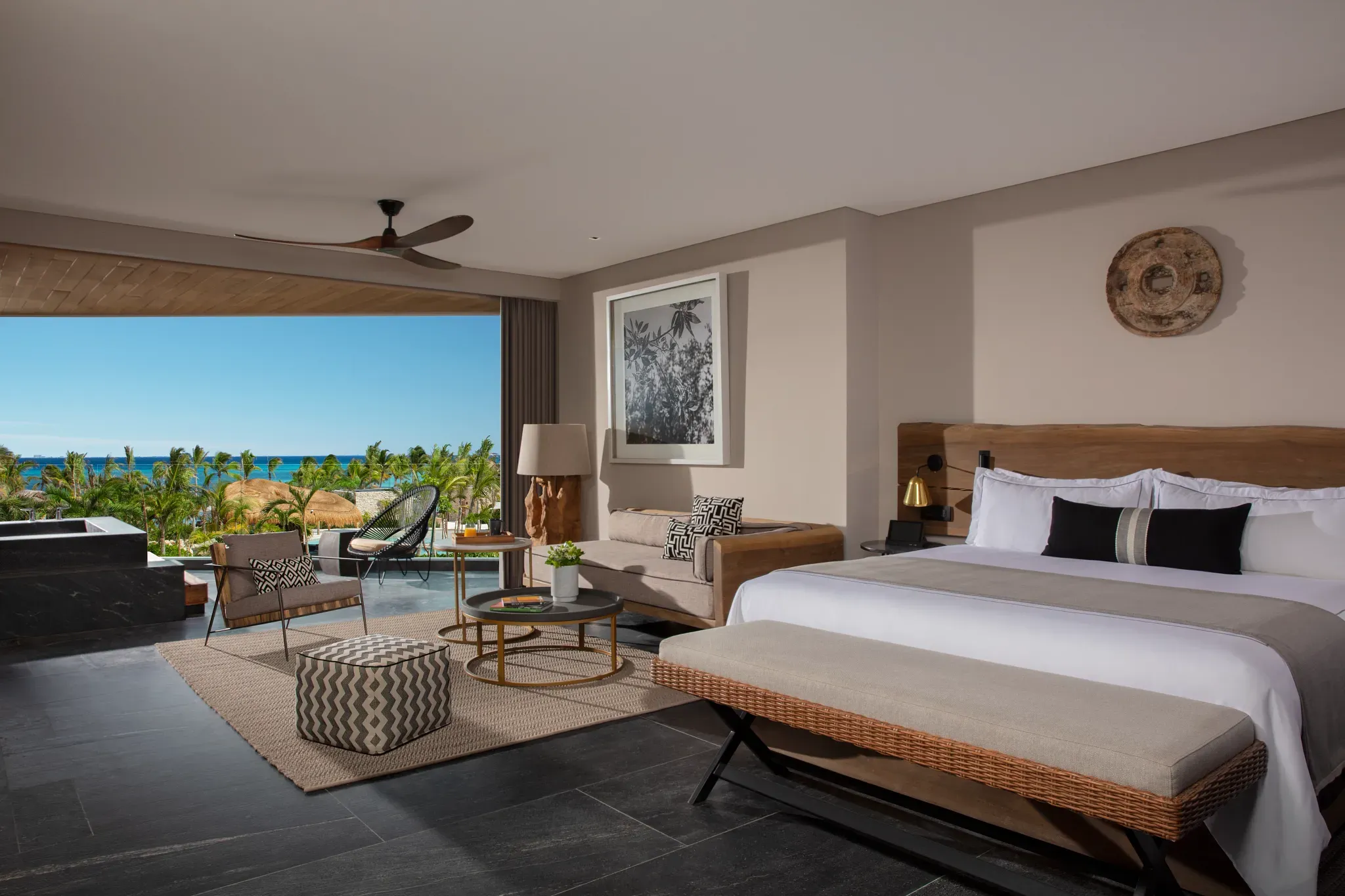 Signature Suite Tropical View