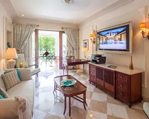 Luxury Orchid Suite