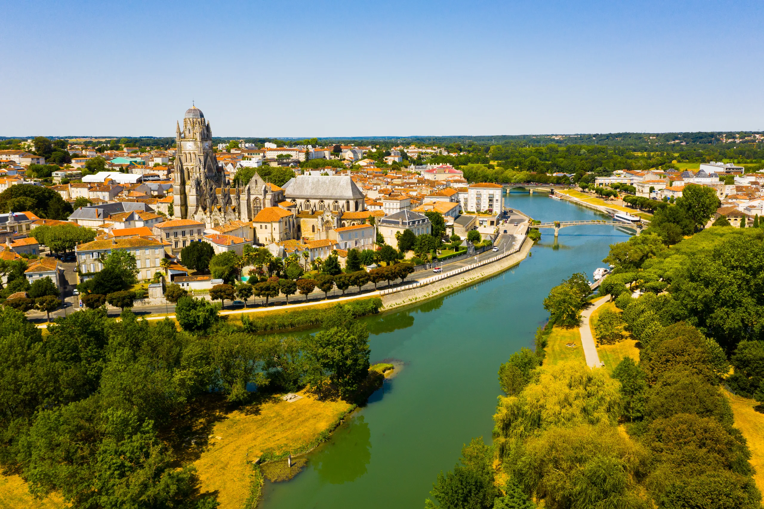 The Charente River, Jarnac & Living Heritage
